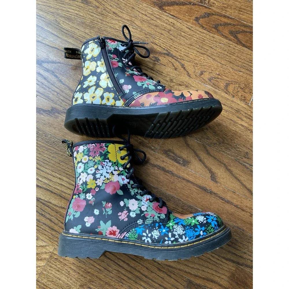 DR. MARTENS 1460 Y Junior Floral Mash Up Boots Size US 7 Youth Combat Classic